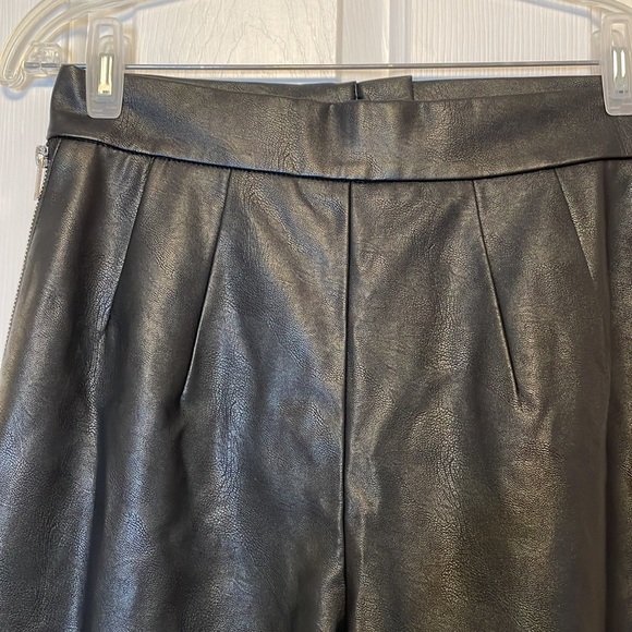 Nwt Vixen by Micheline Pitt Bad Girl Vegan Leather Cigarette Pants - Picture 10 of 15